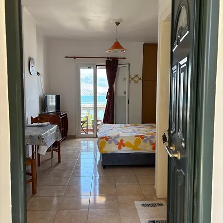 Karyatis Apartament