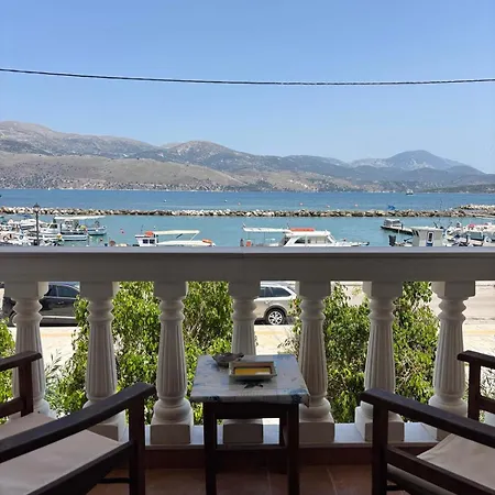 Karyatis Apartament