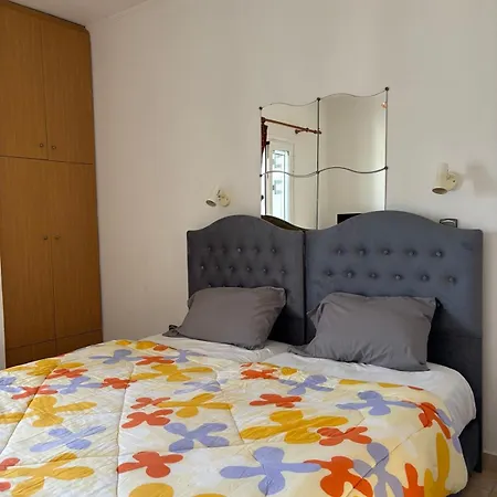 Karyatis Apartament *